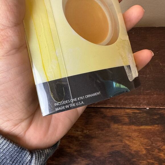 FiestaWare Fiesta Ornament #761‎ 1936 - 2011 75th Anniversary Marigold Yellow - Picture 5 of 5